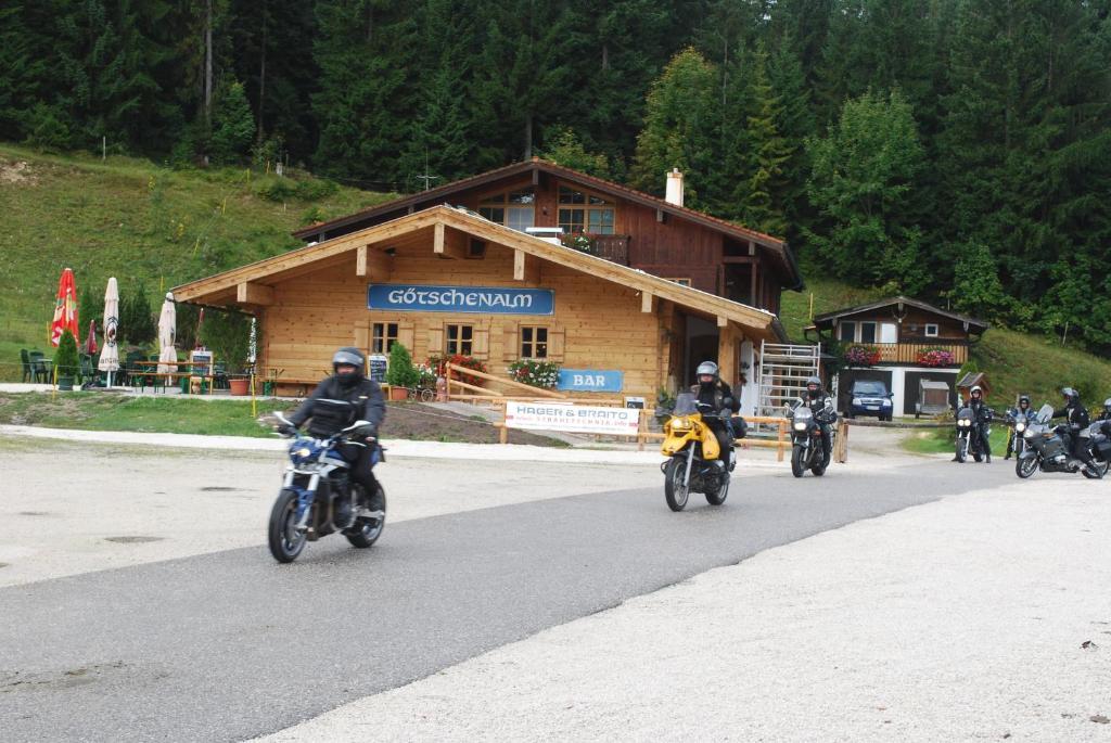 Alpengasthof Goetschenalm ビショフスヴィーゼン エクステリア 写真